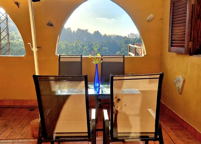 La Escuelita Nyaraló *